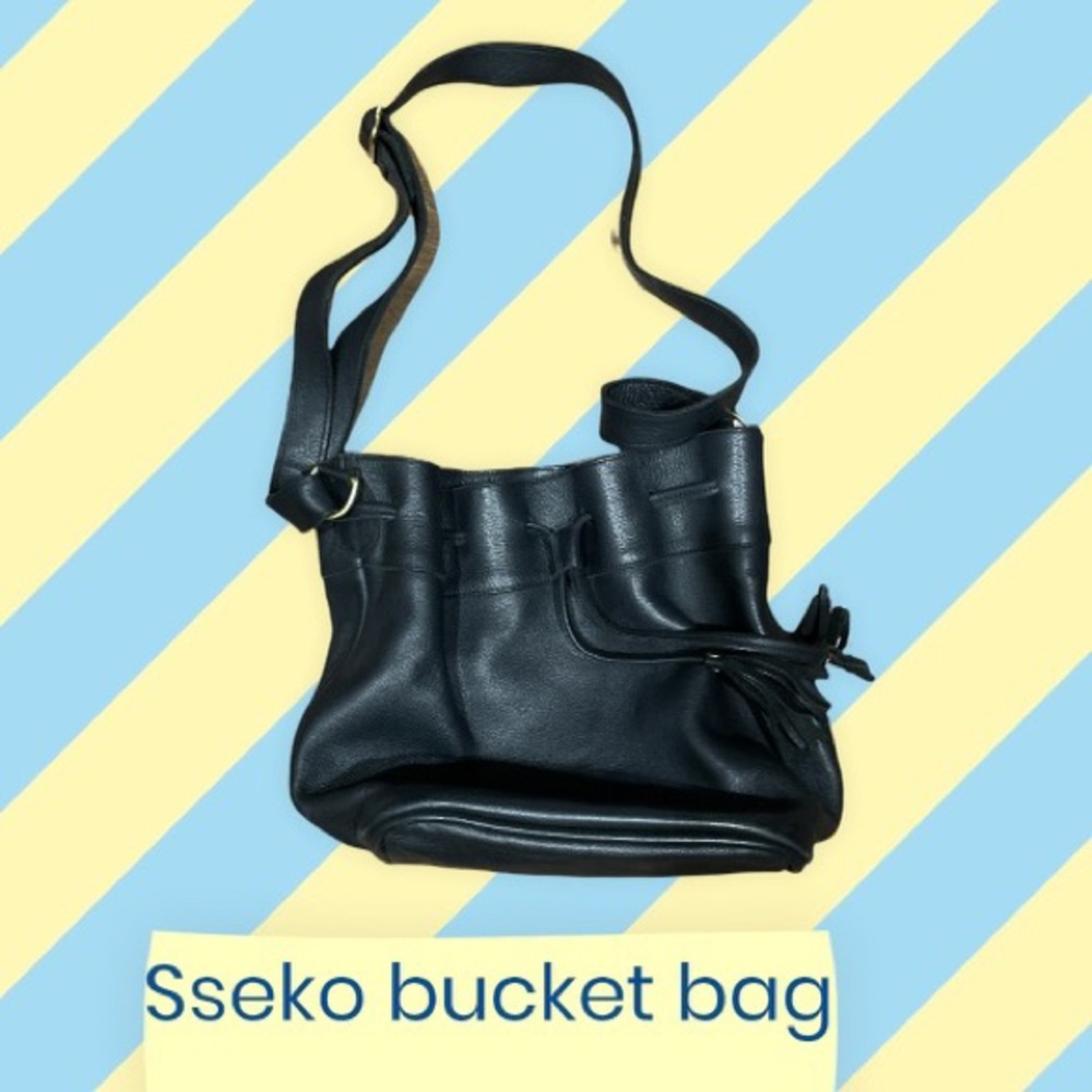 Black leather sseko bucket bag